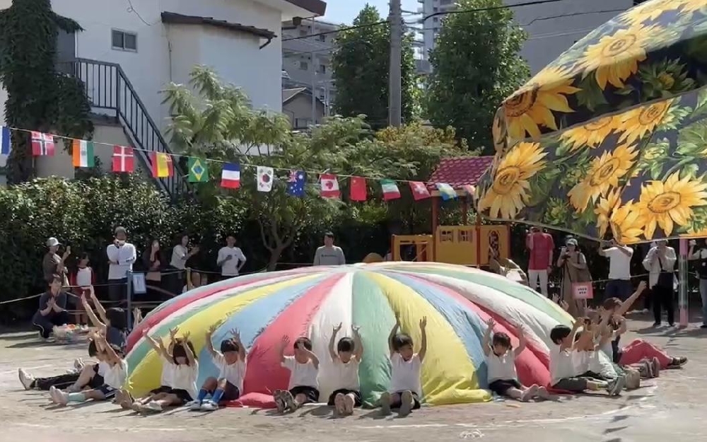 川口西保育園　運動会④ゆり・すみれ組