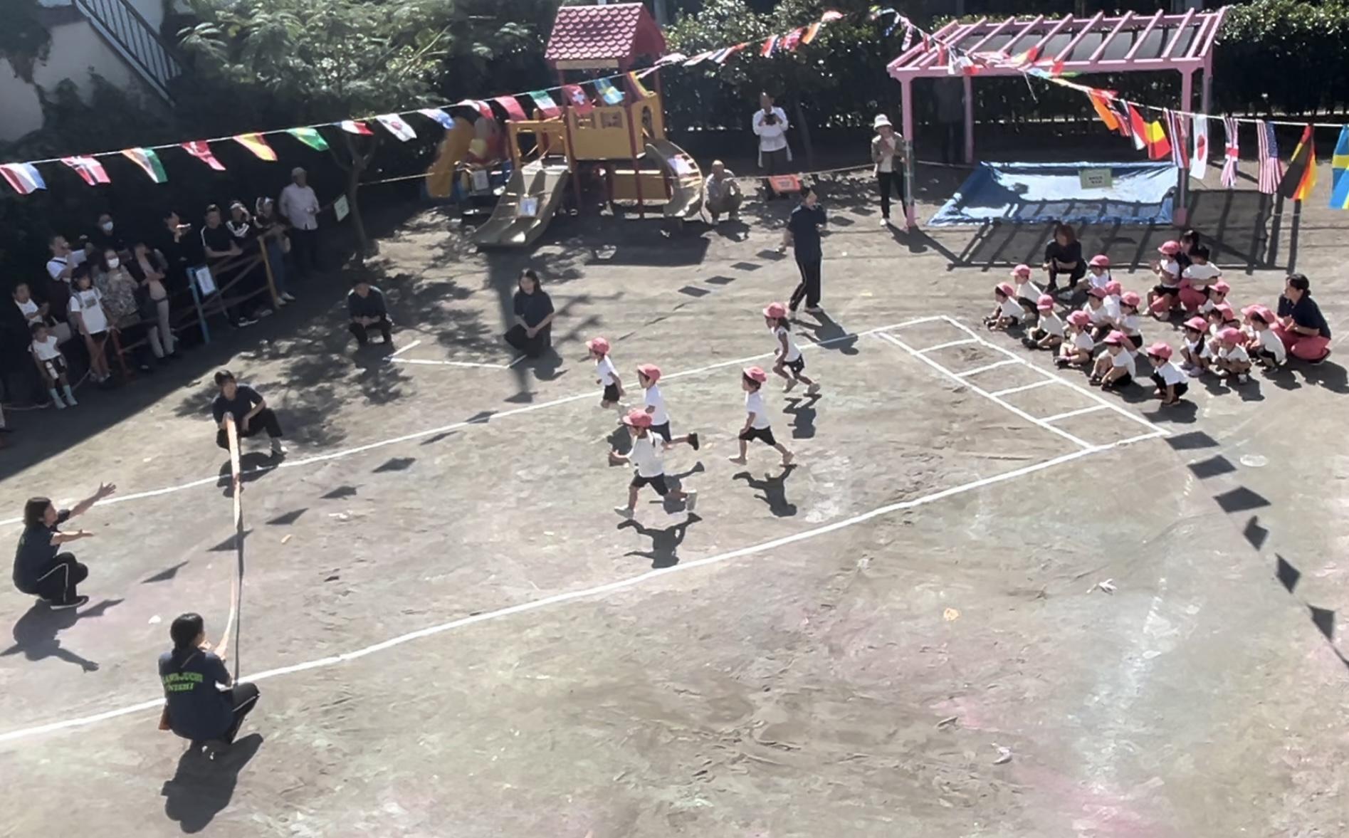 川口西保育園　運動会③ばら組